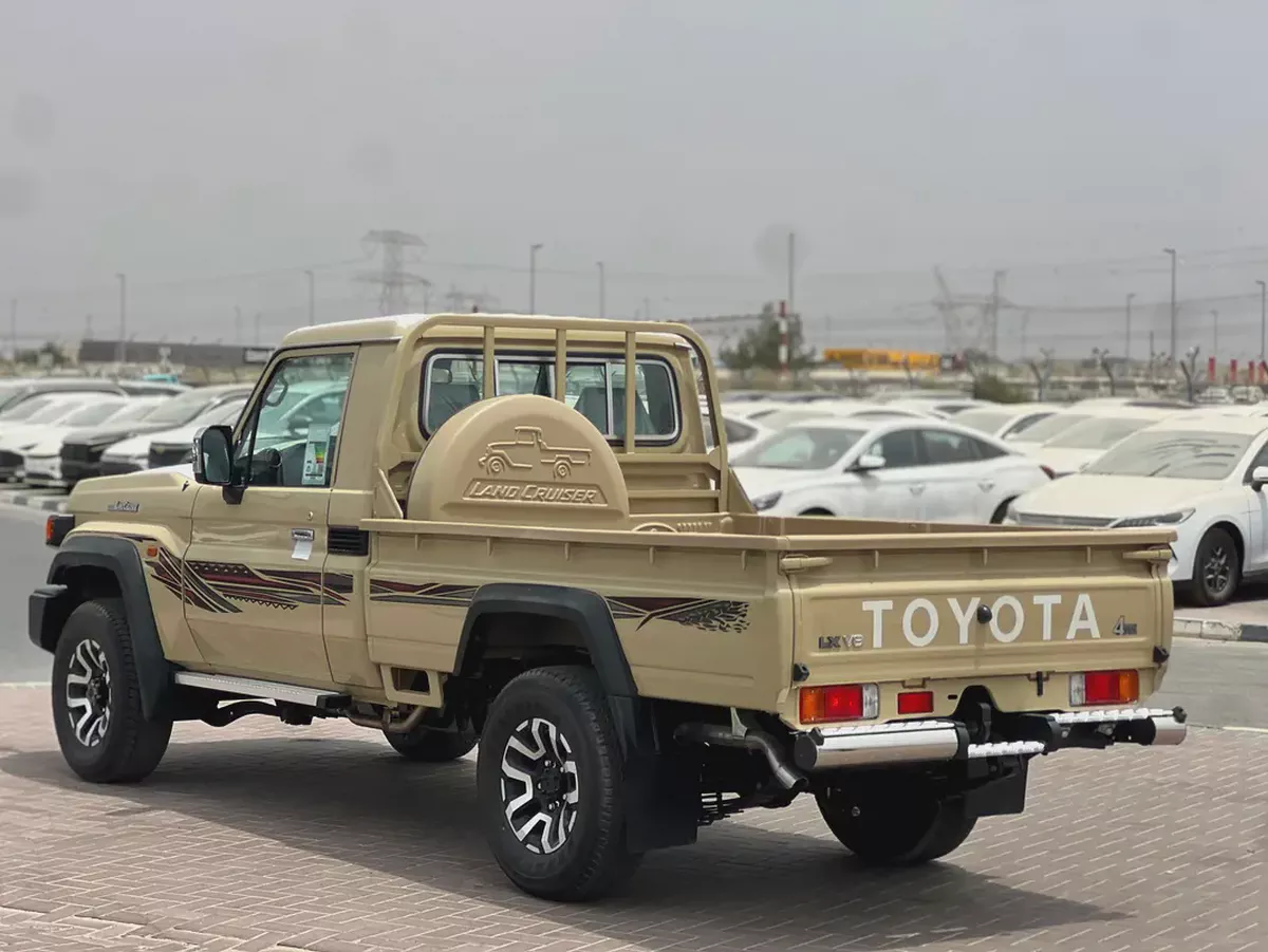 TOYOTA LAND CRUSIER LC 79 4.0 A/T SAUDI SPEC 2026 FULL OPTION-3-3