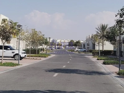 Spacious Villa| Unfurnished |Exquisite Community-0