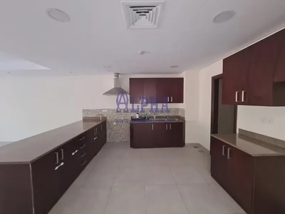 Spacious Villa| Unfurnished |Exquisite Community-4
