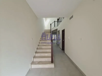 Spacious Villa| Unfurnished |Exquisite Community-2