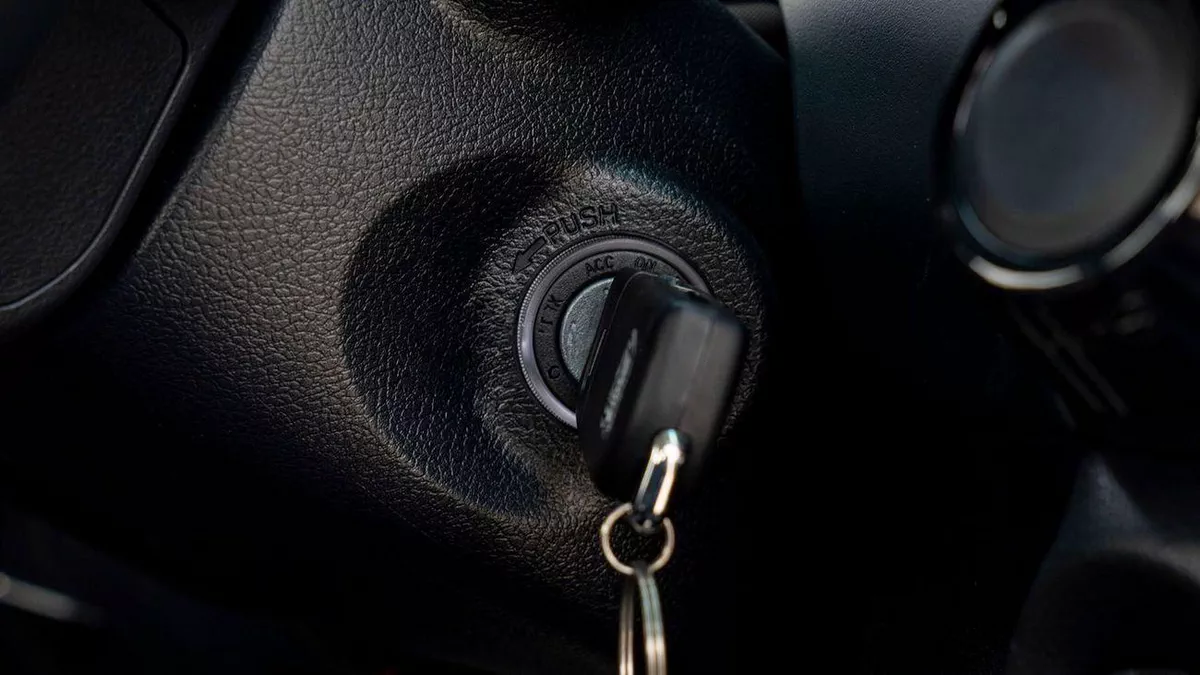 Toyota Hilux GL Toyota Hilux Toyota Hilux 2.7L petrol A/T MY25-16-0