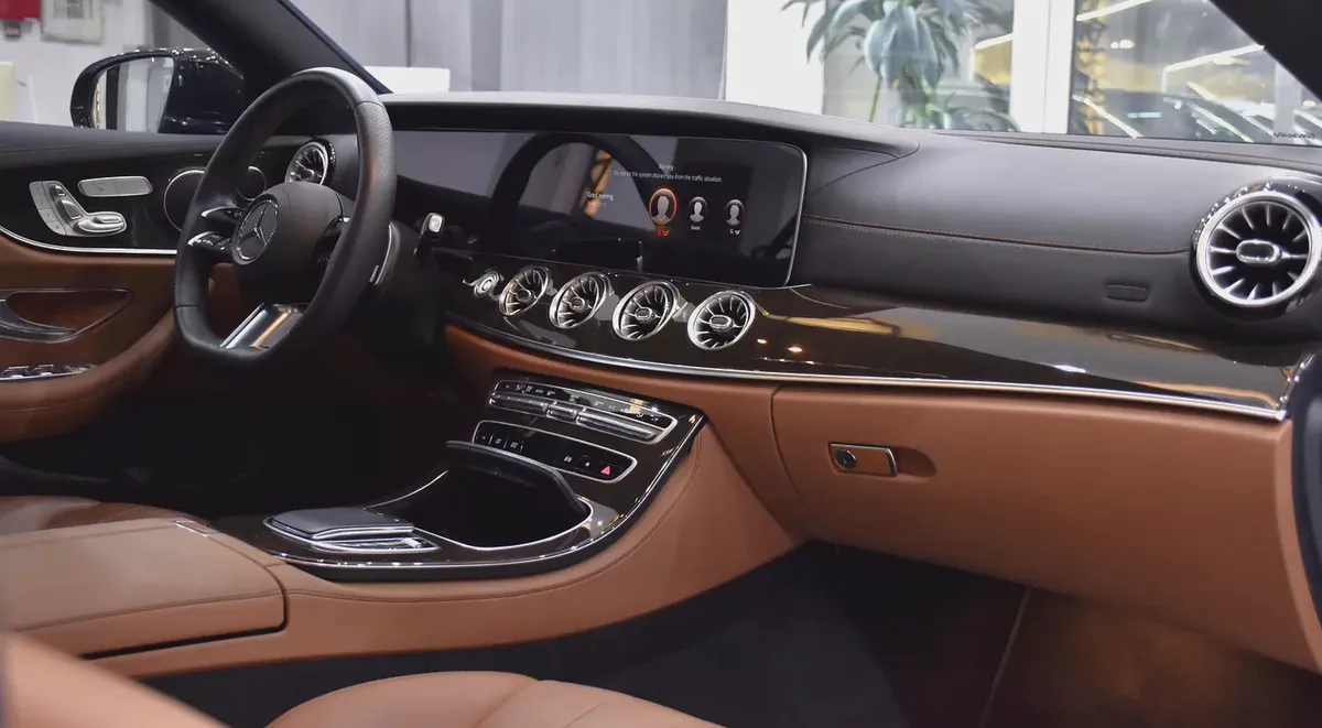 AED 3,748 EMi at 0% DP | Mercedes Benz E200 (  Model ) in  Color GCC Specs-11-11