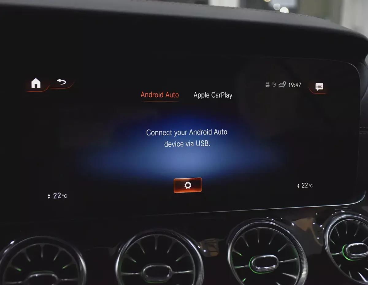 AED 3,748 EMi at 0% DP | Mercedes Benz E200 (  Model ) in  Color GCC Specs-15-15
