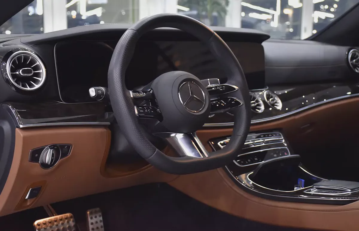 AED 3,748 EMi at 0% DP | Mercedes Benz E200 (  Model ) in  Color GCC Specs-16-16