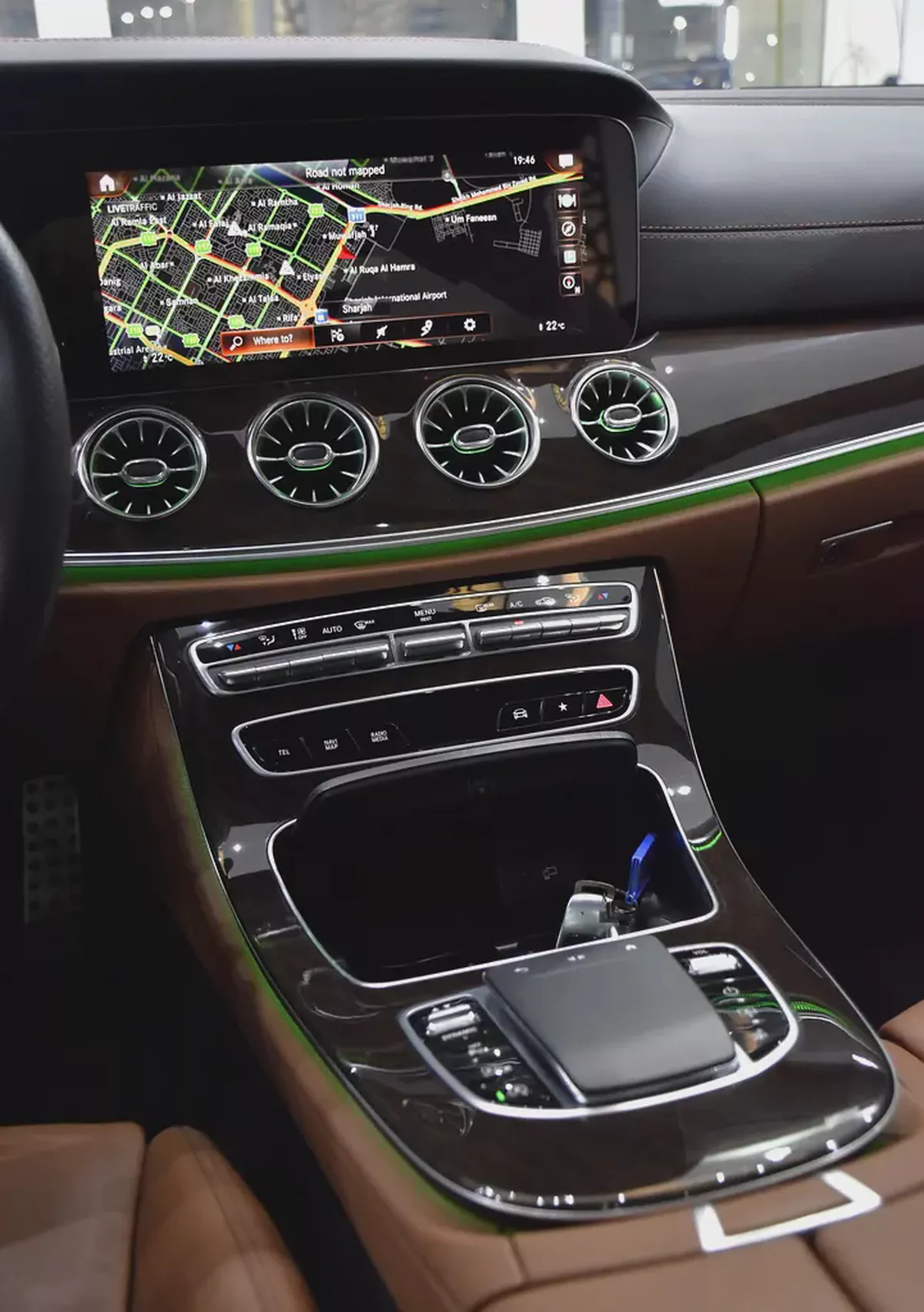 AED 3,748 EMi at 0% DP | Mercedes Benz E200 (  Model ) in  Color GCC Specs-17-17