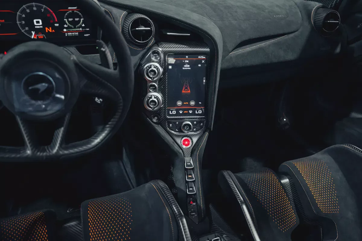 McLaren 765LT Spider, GCC, Under Warranty, Fully Loaded, Convertible,  Full Carbon Fibre, PPF-4-4
