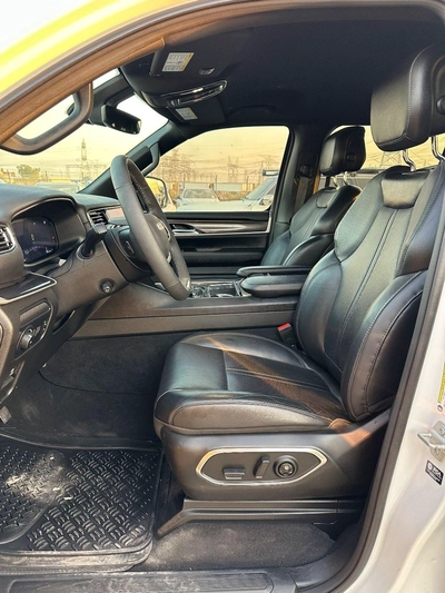 Jeep Wagoneer L Series I 2023 AWD-5