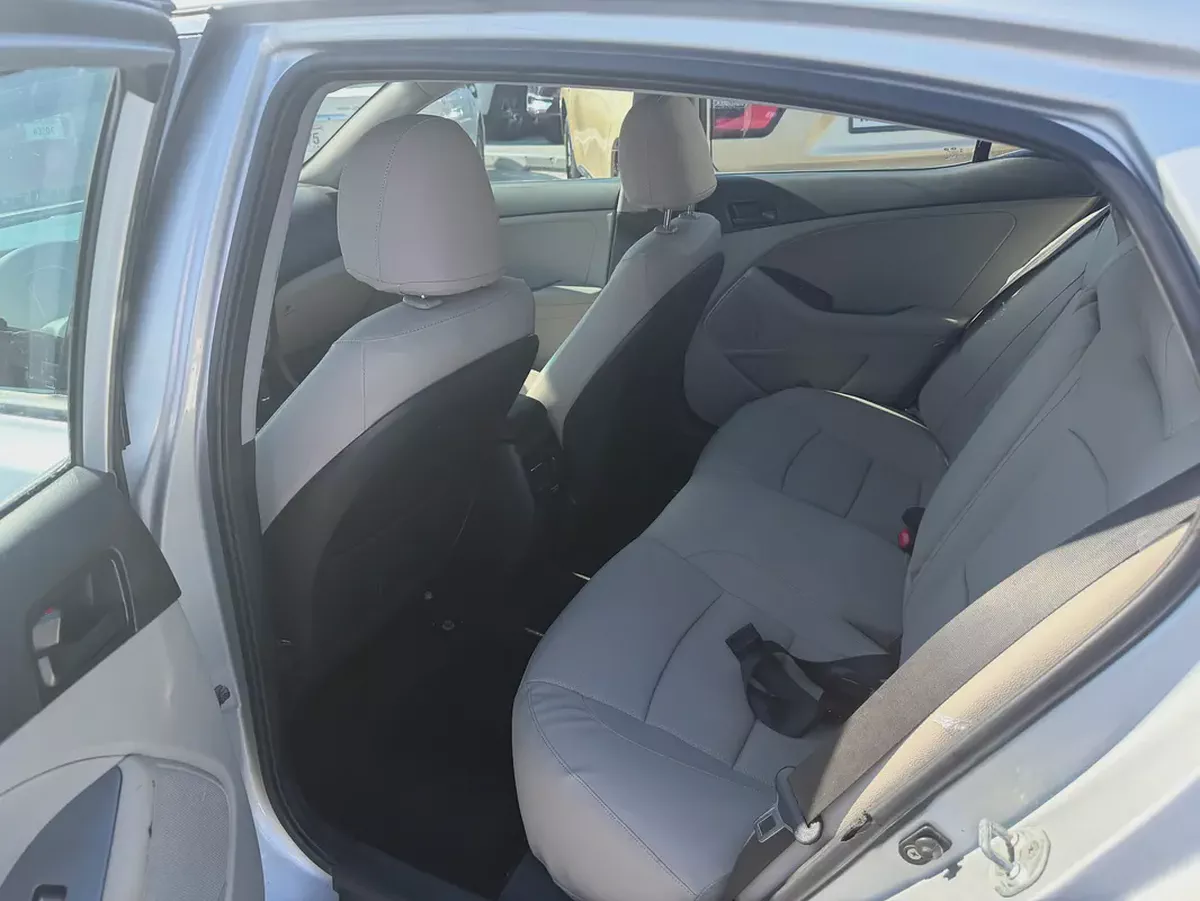 Kia optima 2016 silver color GCC calen car-1-1