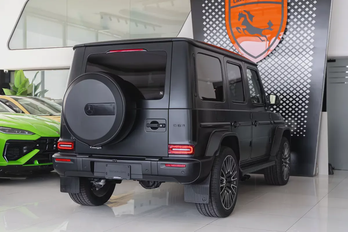 Mercedes-Benz G63 AMG | 2025 | Performance Package | V8 4.0L Twin-Turbo | 585 HP-3-3