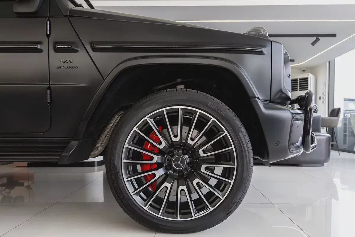 Mercedes-Benz G63 AMG | 2025 | Performance Package | V8 4.0L Twin-Turbo | 585 HP-7-7