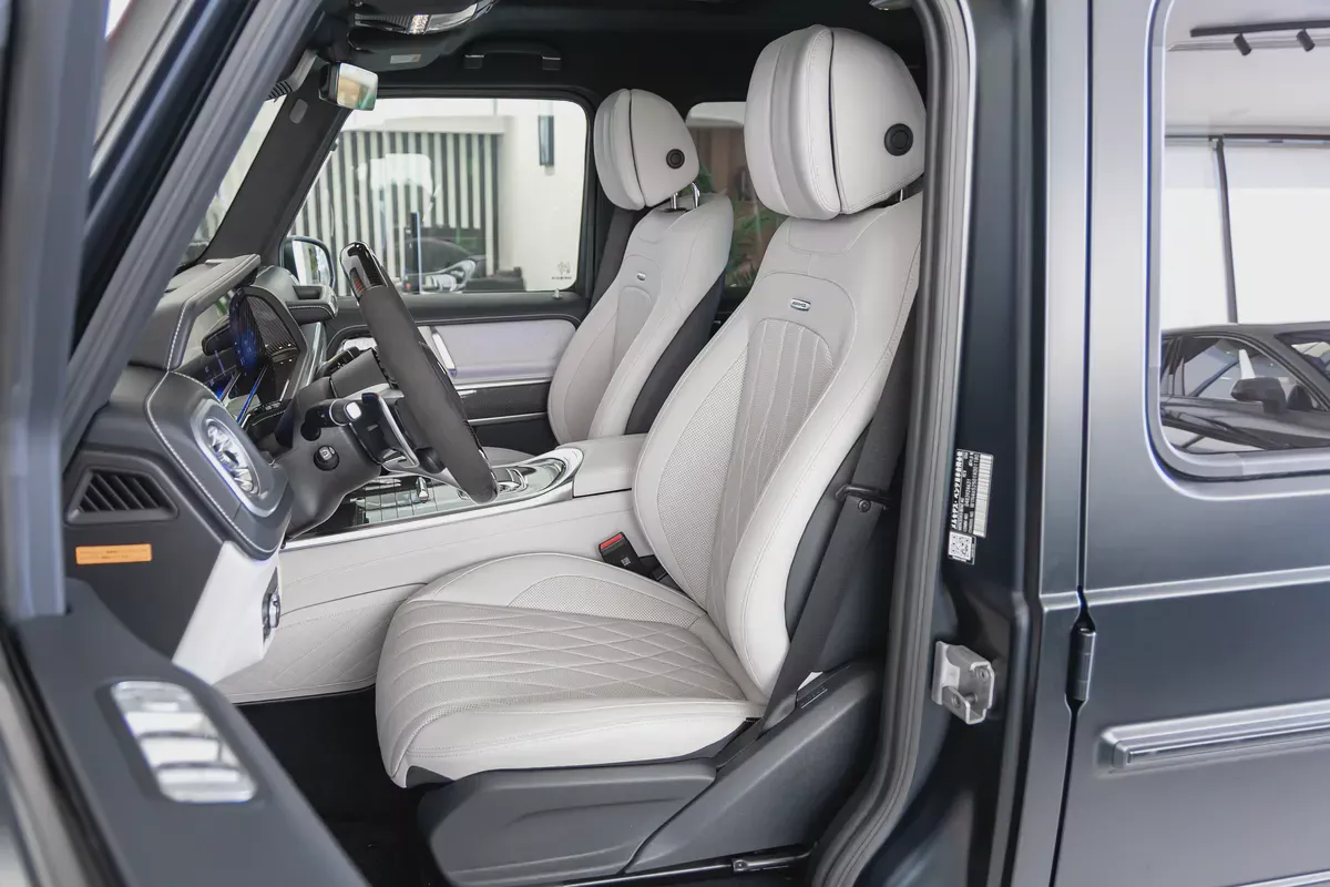 Mercedes-Benz G63 AMG | 2025 | Performance Package | V8 4.0L Twin-Turbo | 585 HP-8-8