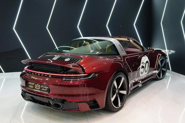 Porsche 911 Targa 4S Heritage Design Edition 2021