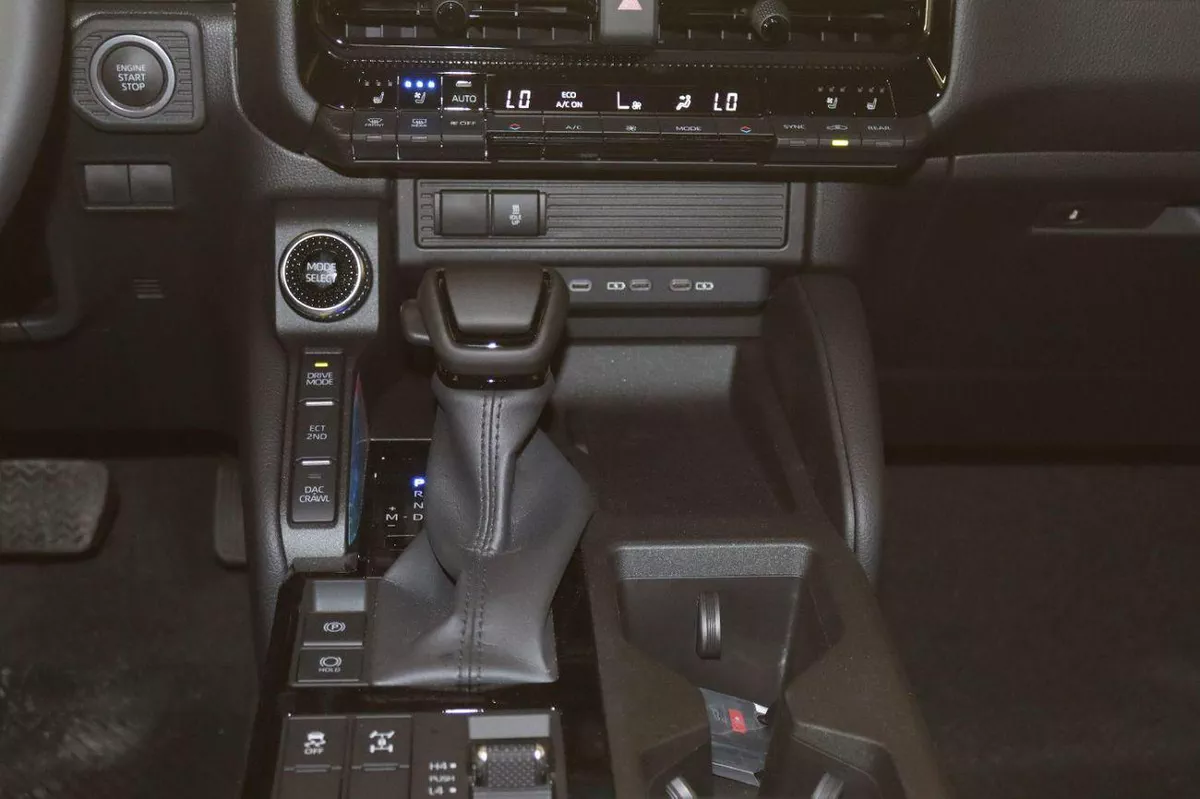 Toyota Prado GXR TOYOTA PRADO / 2.8L DIESEL V4 / Only for Africa Special Price-11-0