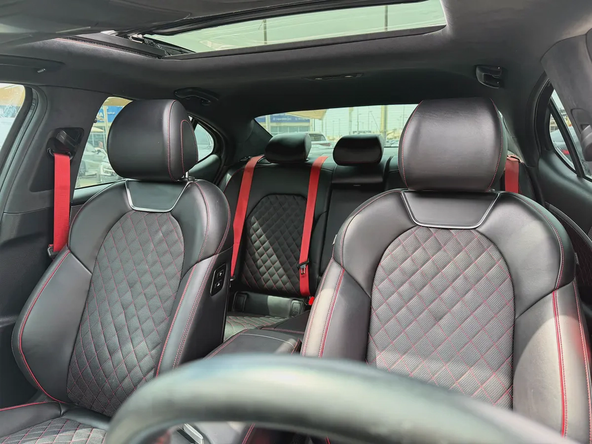 Offer for new car Genesis g70 3.3t TERBO full option-15-15