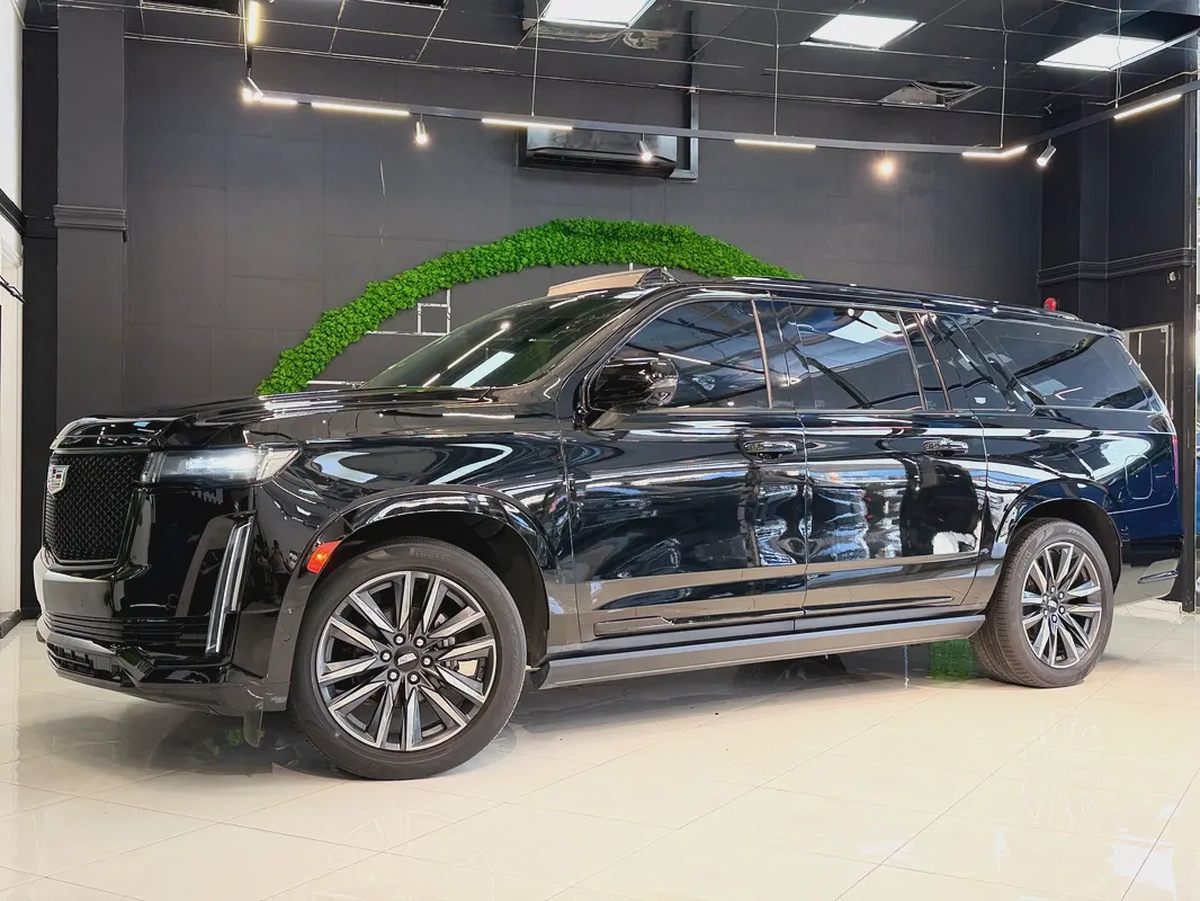 2021 Cadillac Escalade ESV Platinum | GCC Specs | Pristine Condition