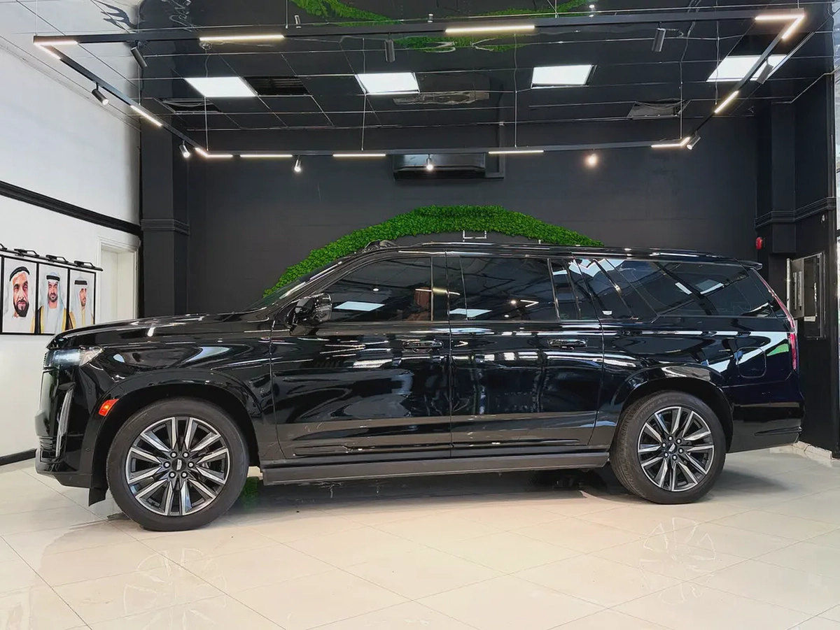 2021 Cadillac Escalade ESV Platinum | GCC Specs | Pristine Condition-1-1