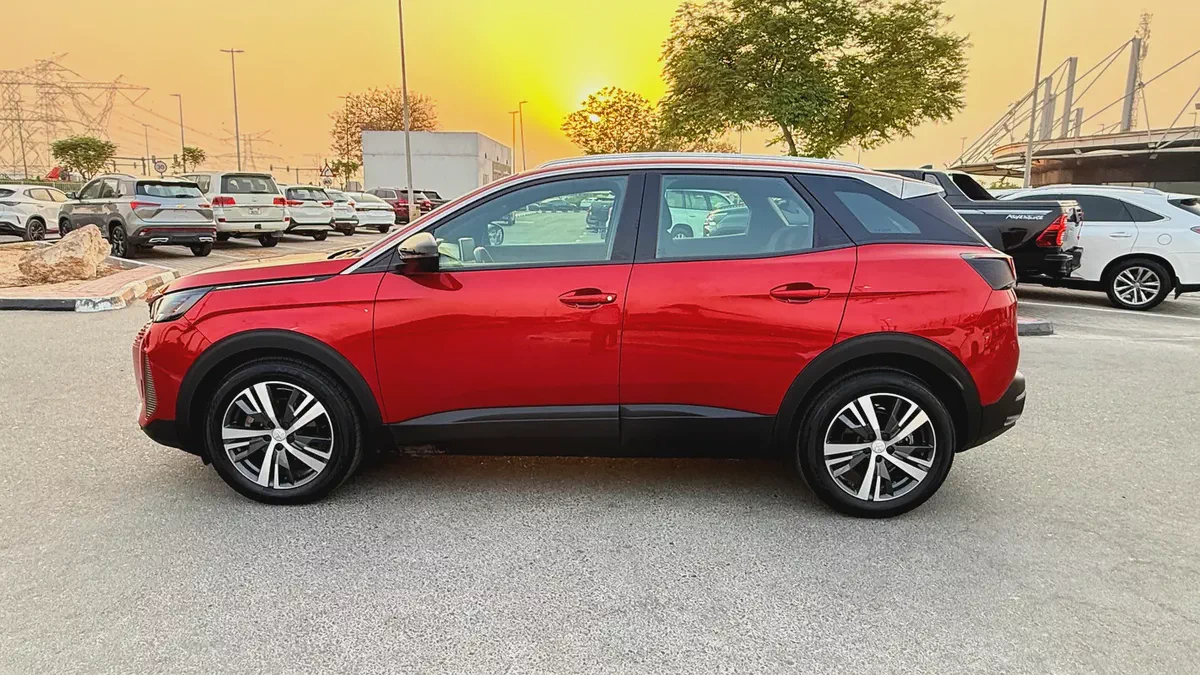 Peugeot 3008 2023 GCC Specs 1.6L ,excellent condition