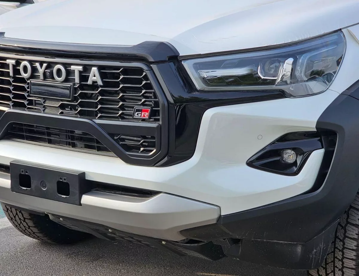 Toyota Hilux GR SPORT EXL || 2.8L DIESEL V4 | DRIVER PWR SEAT WITH LEATHER SEATS | 360*CAMERA (CODE # HDGRO)-8-0