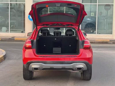 Mercedes-Benz GLA 250 2018 - American Specs-10