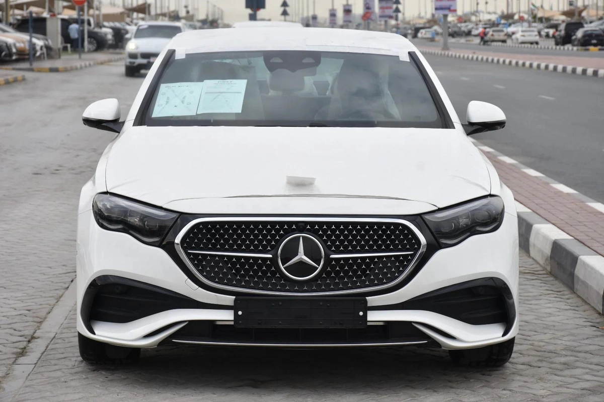 MERCEDES BENZ E300 AMG 4MATIC 2026 | WHITE