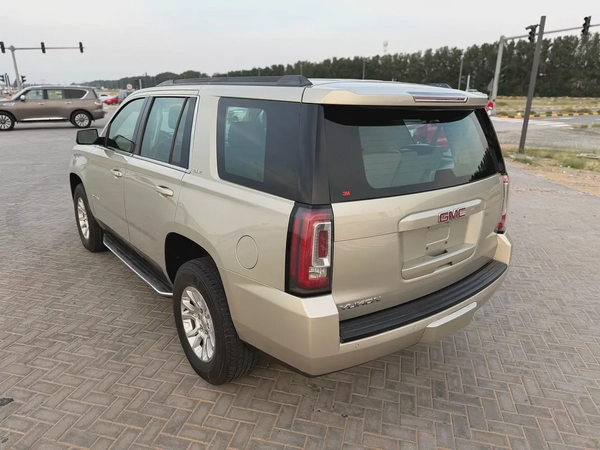 GCC Specs 2015 GMC Yukon SLE - Well Maintained