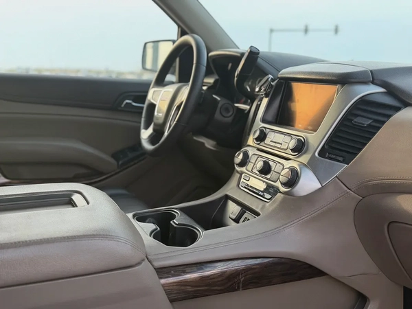 GCC Specs 2015 GMC Yukon SLE - Well Maintained