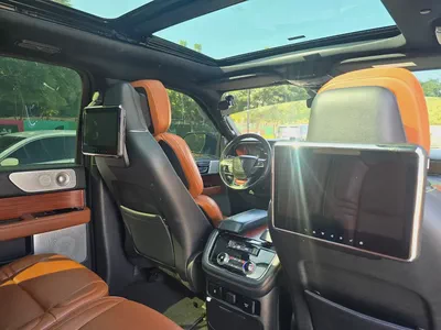 Lincoln Navigator 2018 GCC Specs - Pristine Condition - Orginal paint - FSH - Accident free-16
