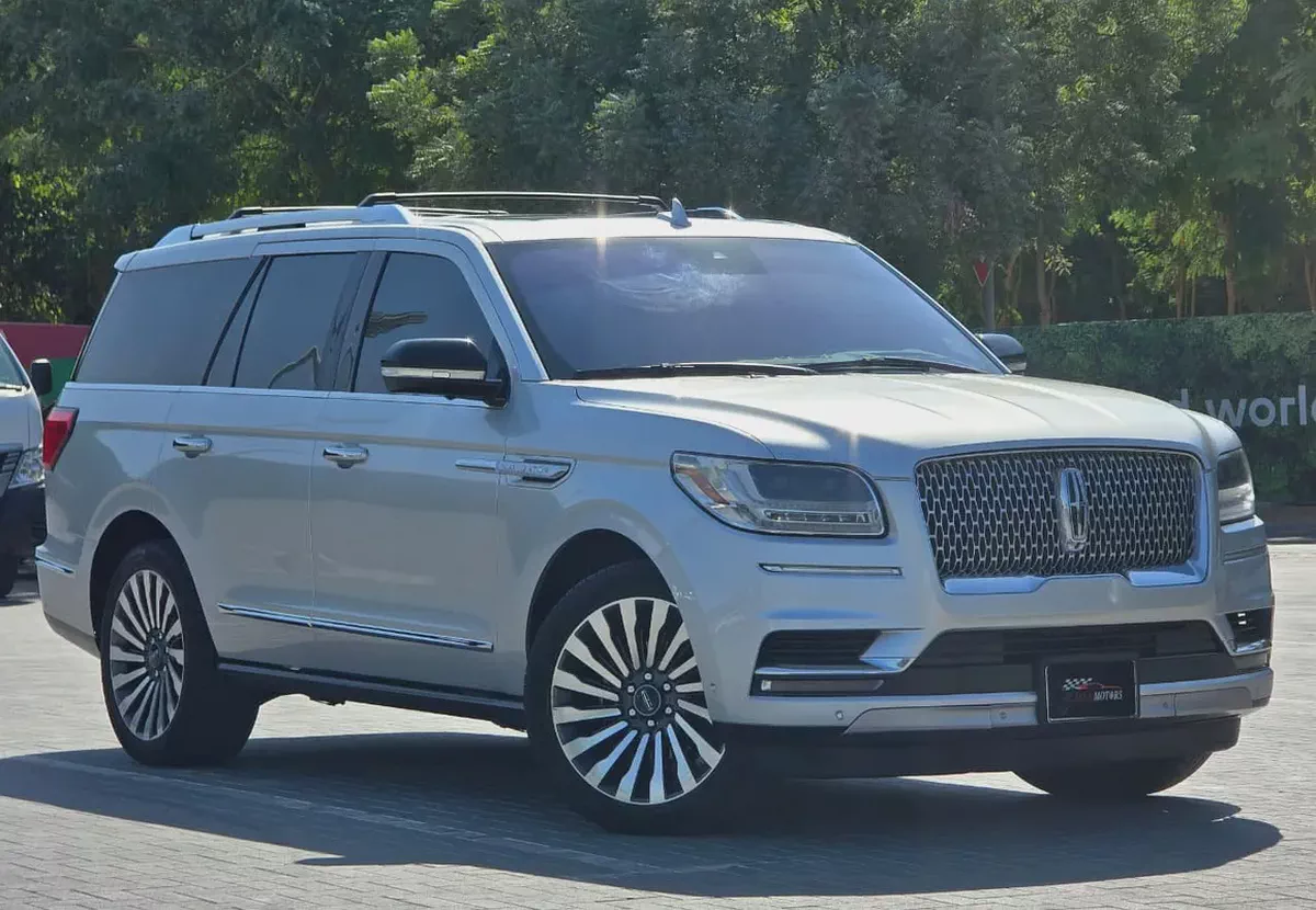 Lincoln Navigator 2018 GCC Specs - Pristine Condition - Orginal paint - FSH - Accident free