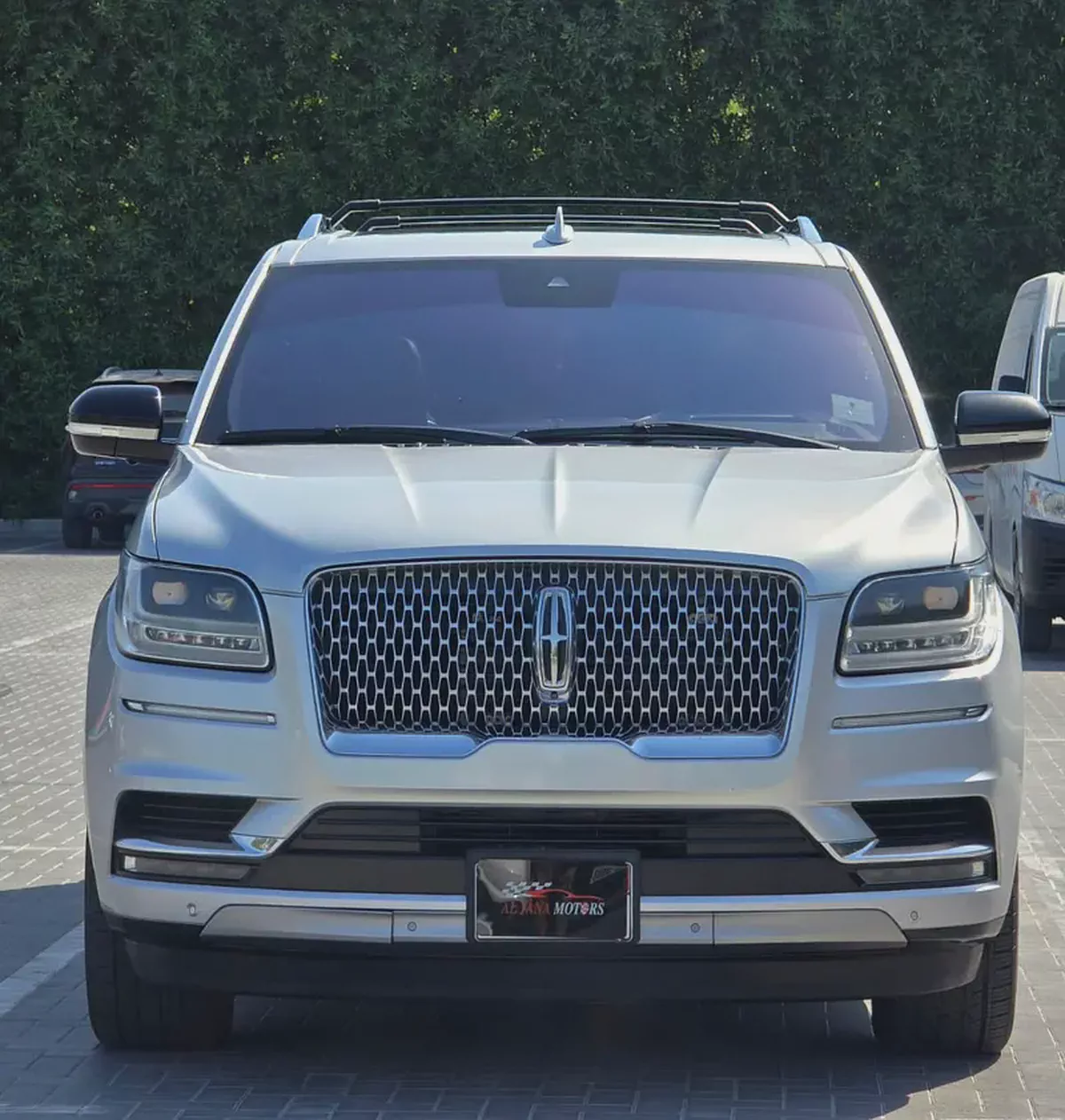 Lincoln Navigator 2018 GCC Specs - Pristine Condition - Orginal paint - FSH - Accident free-1-1