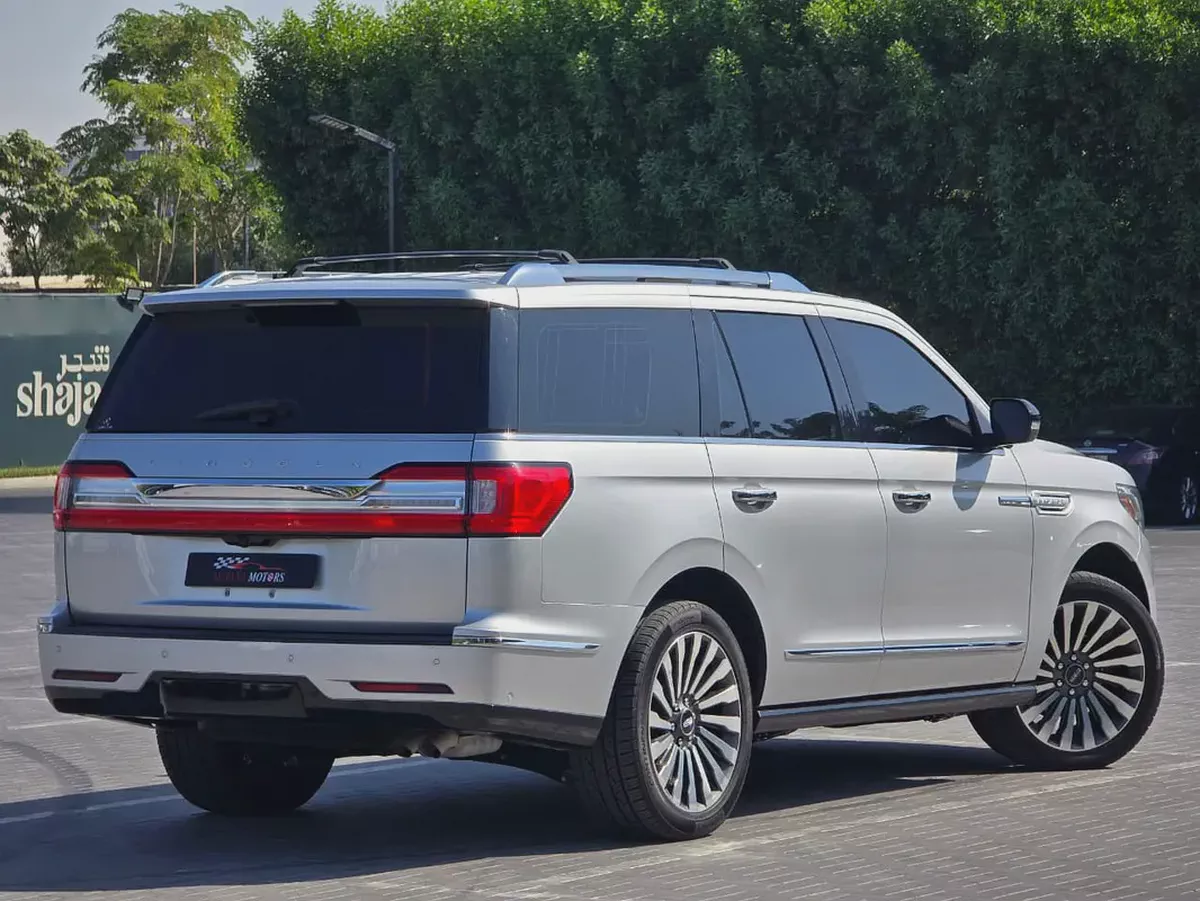 Lincoln Navigator 2018 GCC Specs - Pristine Condition - Orginal paint - FSH - Accident free-5-5