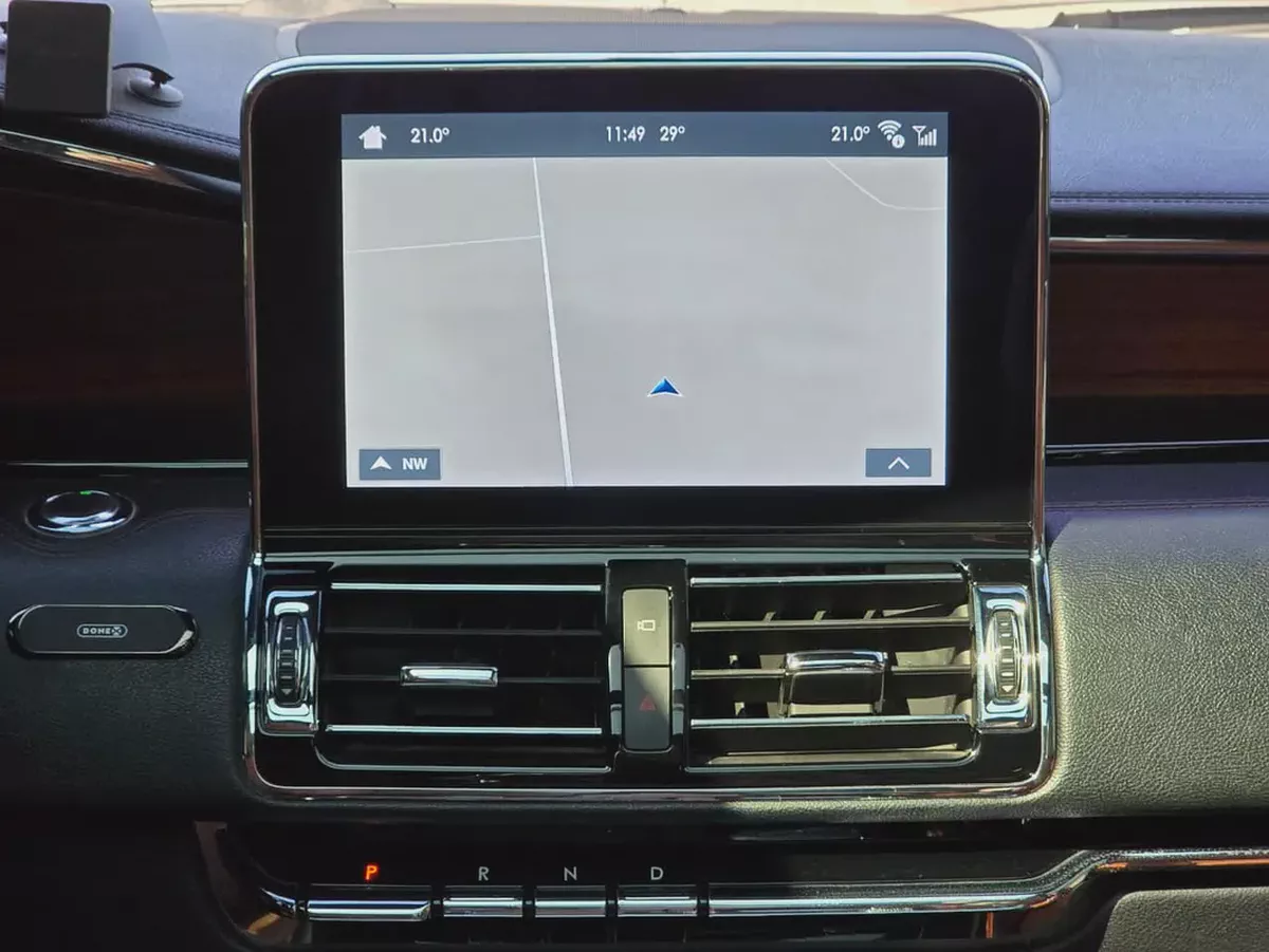 Lincoln Navigator 2018 GCC Specs - Pristine Condition - Orginal paint - FSH - Accident free-7-7