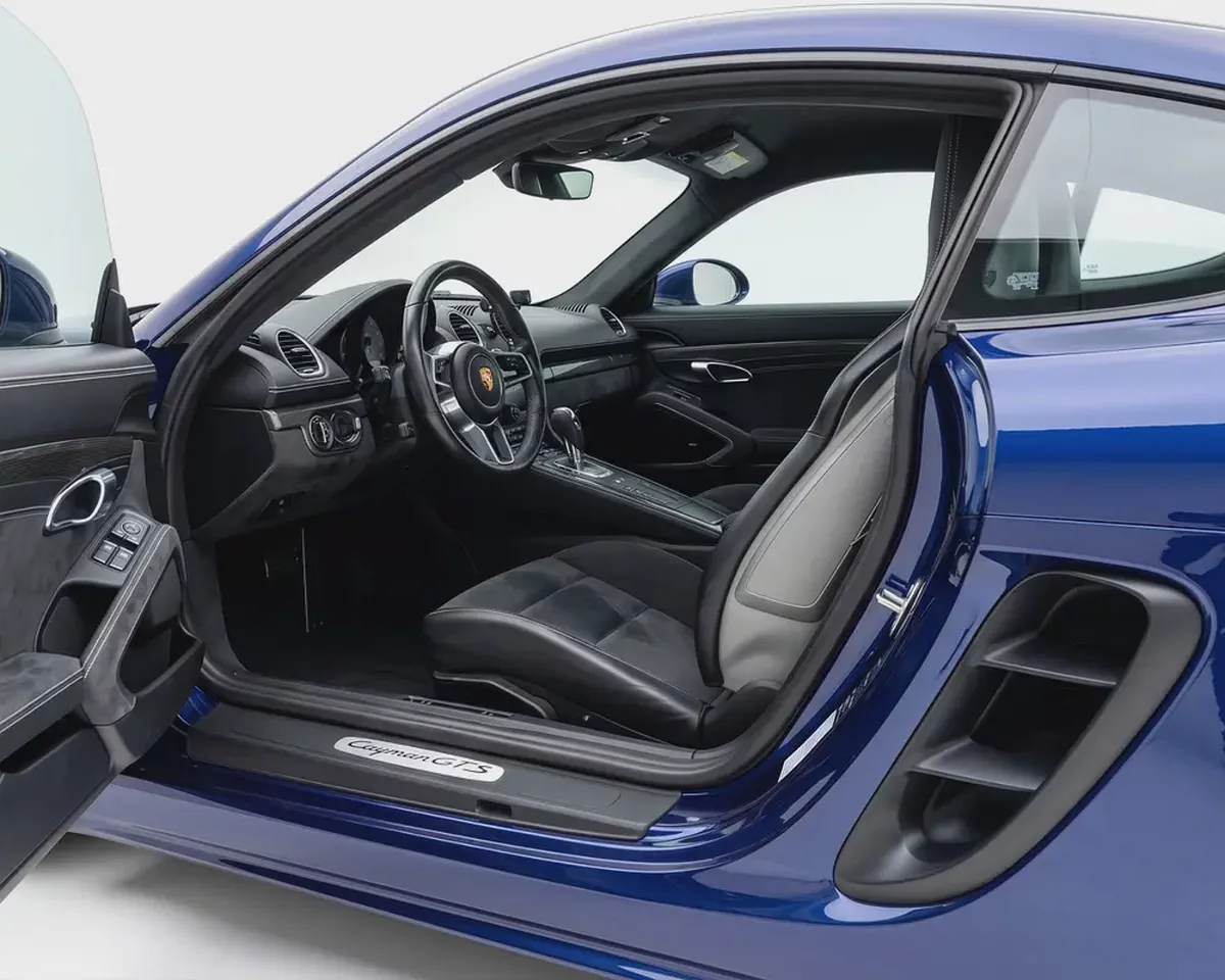 Porsche 718 Cayman GTS 2020 | 2 Keys | AED 6,169 / Monthly-6-6
