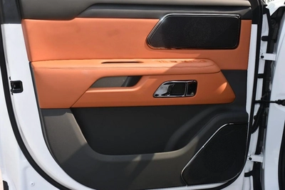ROX 01 7 SEATS PHEV 2025 | WHITE-16