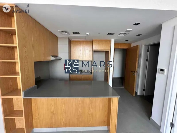 Elegant One-Bedroom Apartment with Stunning Views, No Balcony: Modern Design, Prime Location