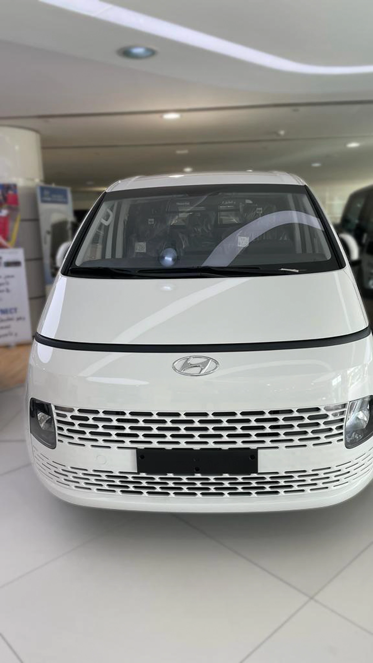 Hyundai staria 2026 3 Seaters Export Only-2-2