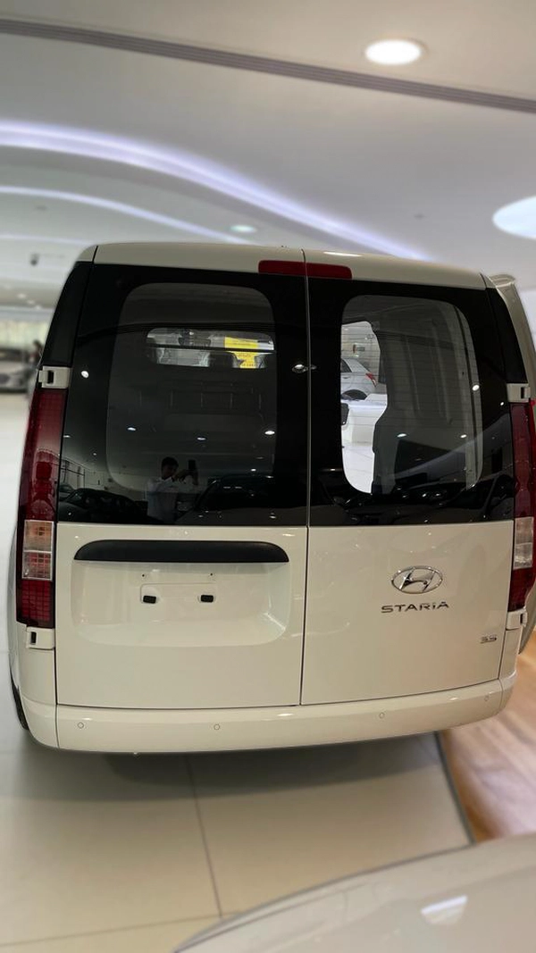 Hyundai staria 2026 3 Seaters Export Only