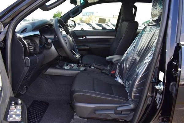 Toyota Hilux ADVENTURE 2.8L DIESEL AT