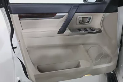 Mitsubishi Pajero GLS Top Line 2016 I GCC Specs I FREE ACCIDENTS I PERFECT CONDATION-7