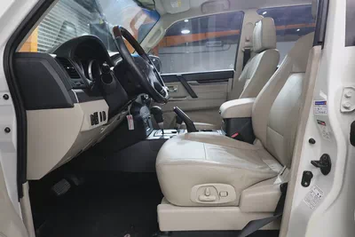 Mitsubishi Pajero GLS Top Line 2016 I GCC Specs I FREE ACCIDENTS I PERFECT CONDATION-8