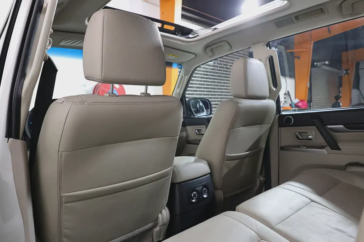Mitsubishi Pajero GLS Top Line 2016 I GCC Specs I FREE ACCIDENTS I PERFECT CONDATION-13-13