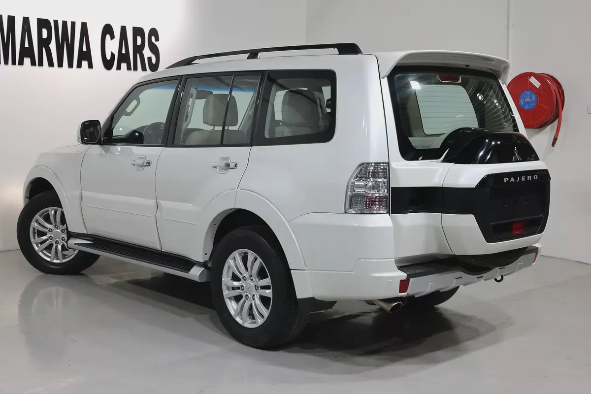 Mitsubishi Pajero GLS Top Line 2016 I GCC Specs I FREE ACCIDENTS I PERFECT CONDATION-2-2