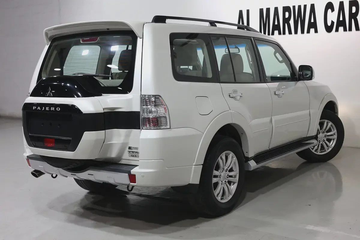 Mitsubishi Pajero GLS Top Line 2016 I GCC Specs I FREE ACCIDENTS I PERFECT CONDATION-3-3