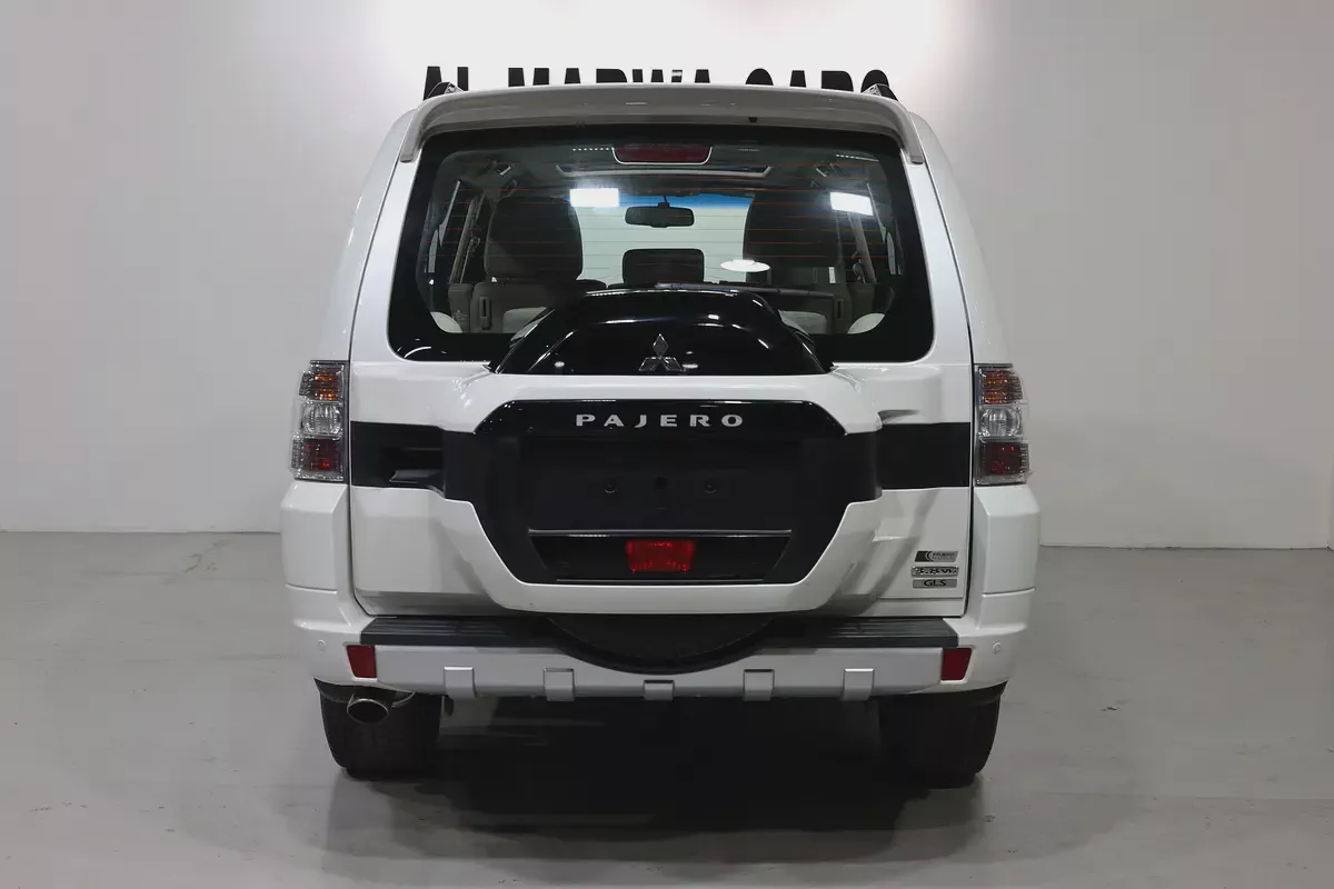 Mitsubishi Pajero GLS Top Line 2016 I GCC Specs I FREE ACCIDENTS I PERFECT CONDATION-5-5