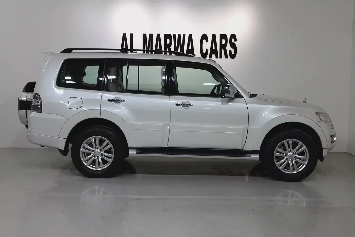 Mitsubishi Pajero GLS Top Line 2016 I GCC Specs I FREE ACCIDENTS I PERFECT CONDATION-6-6