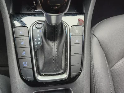 Hyundai Ioniq Hybrid 2020 - Korean Specs - Excellent Condition-12