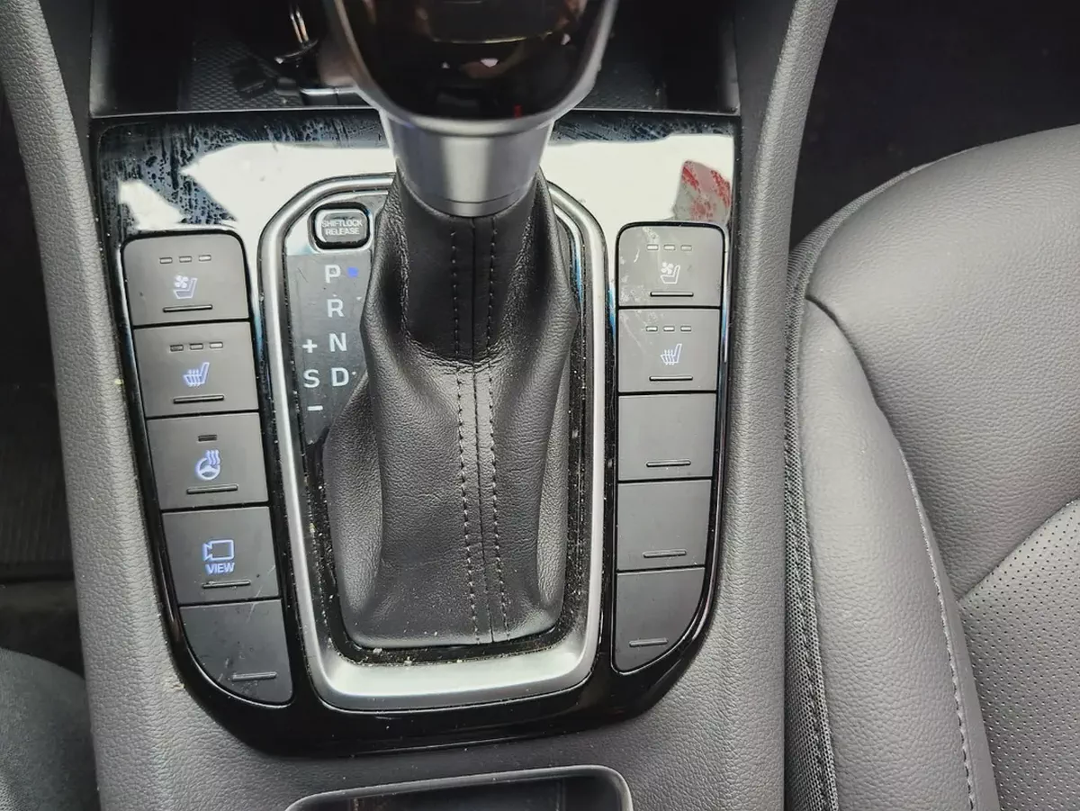 Hyundai Ioniq Hybrid 2020 - Korean Specs - Excellent Condition-12-12