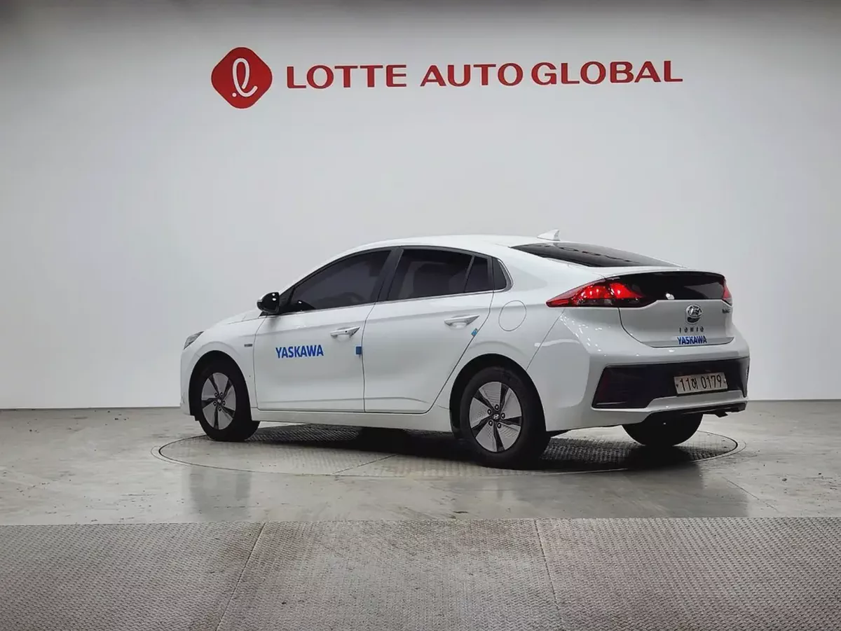 Hyundai Ioniq Hybrid 2020 - Korean Specs - Excellent Condition-2-2