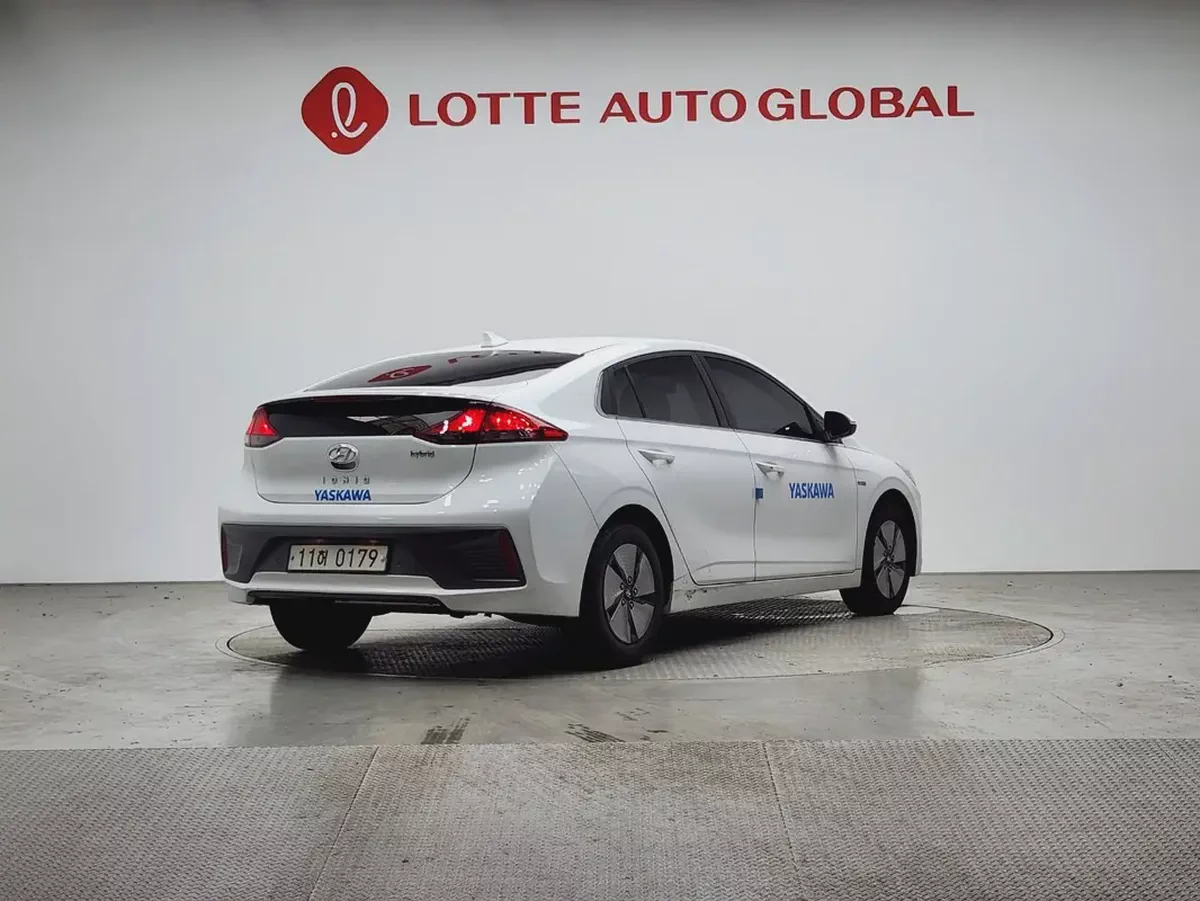 Hyundai Ioniq Hybrid 2020 - Korean Specs - Excellent Condition-3-3