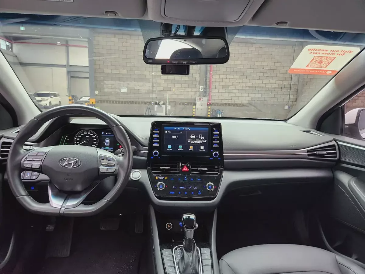Hyundai Ioniq Hybrid 2020 - Korean Specs - Excellent Condition-7-7