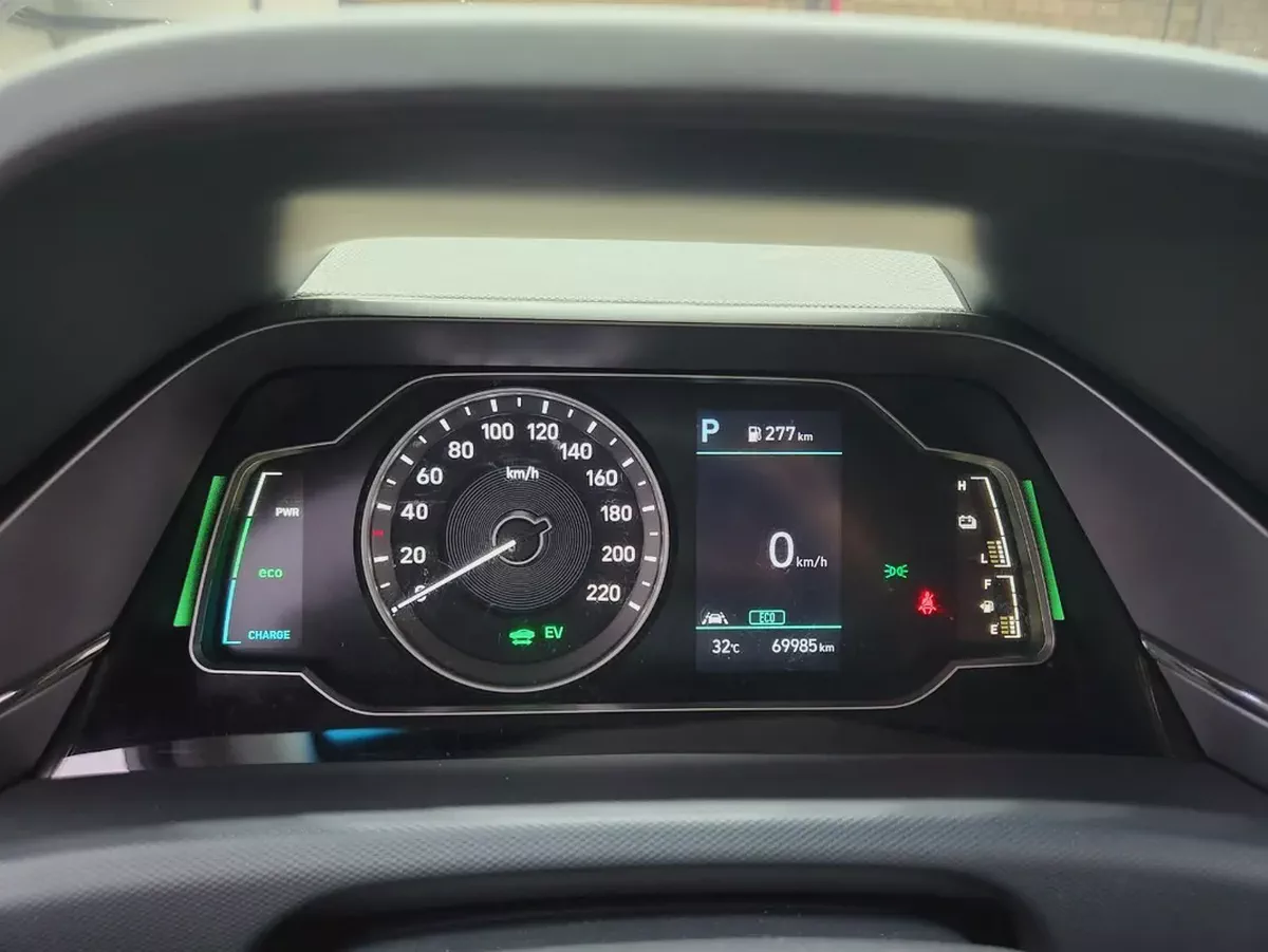 Hyundai Ioniq Hybrid 2020 - Korean Specs - Excellent Condition-8-8